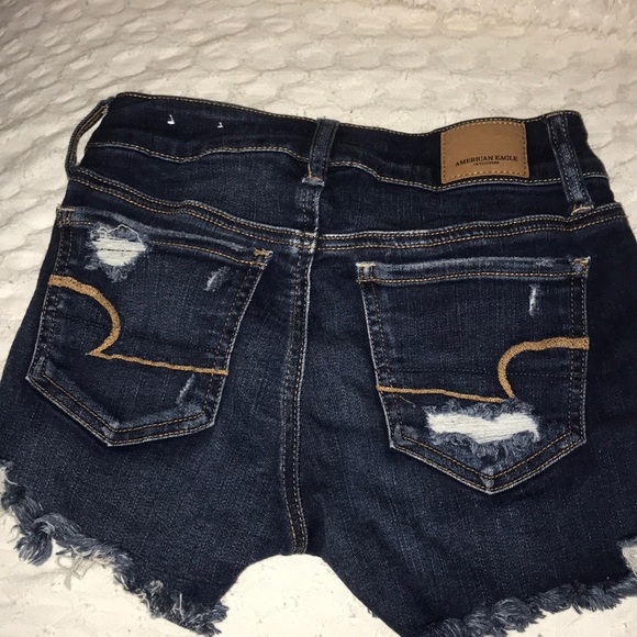 American Eagle distressed denim shorts! - Picture 2 of 3